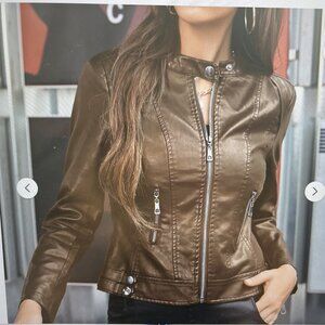 NWOT  J2 by JOU JOU Ivory Faux Leather Cropped Jacket Size Extra Large
